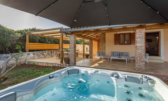 Pomer Ski Chalet | Nature Oasis, Jacuzzi, Bikes - Casa Vala Romana