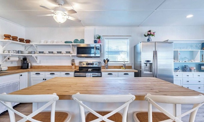 Colington Cottage | Nautical Wheelers