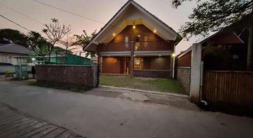 Pameungpeuk House | Ncie property