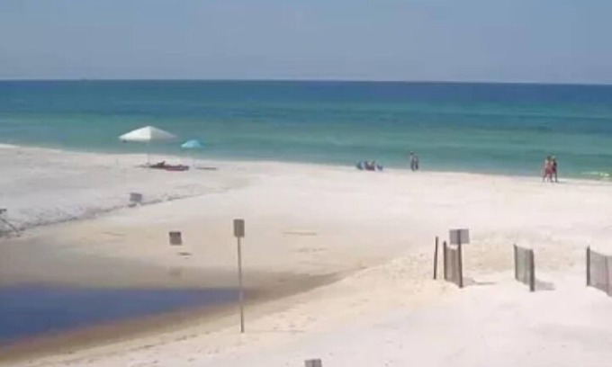 Freeport Cabin | Near 30A π Beautiful emerald green beaches with waterview on Lagrange Bayou.