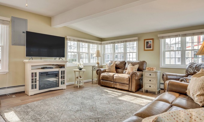 Hampton Cottage | Near Beaches & Waterfront Dining: Home in Hampton!