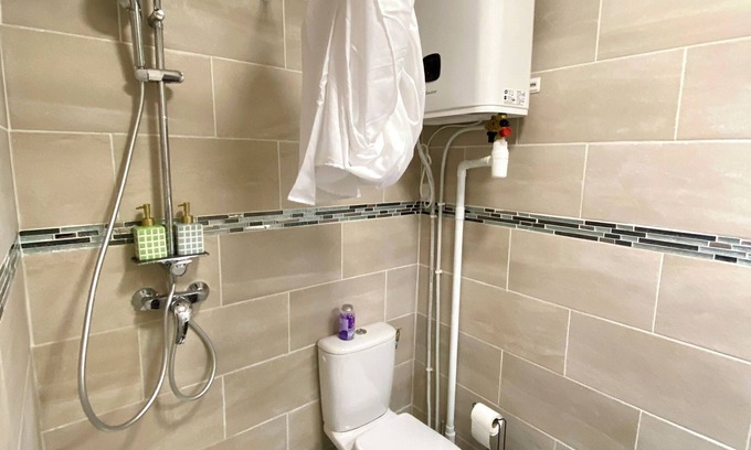 Evreux Condo | Near Cathedral - Wifi - Netflix - Parking
