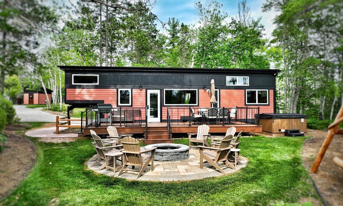 Au Train House | Near Pictured Rocks and trails, on the AuTrain River, has private hot tub