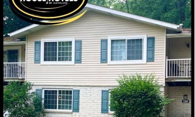 Akron House | Near Pro Football HOF Portage lake Downtown Akron