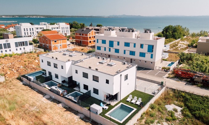 Privlaka Apartment | Nebo Luxus-Premium Vacation Home Sun | Private Heated Pool & Beachside Retreat