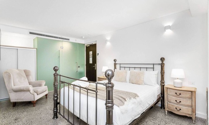 Perth Hotel | Nest on Newcastle – S5