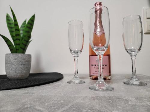 Alsdorf Apartment | Neubau Apartment mit Küche, Netflix in der Nähe von Aachen