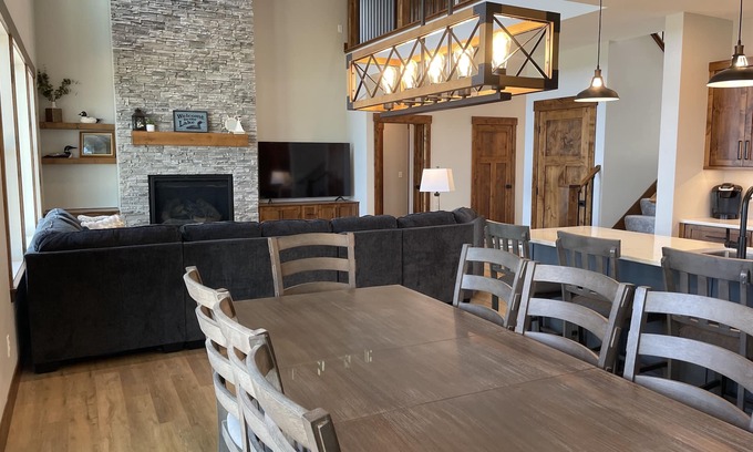 Pequot Lakes Cabin | NEW! 2023 Built Spacious Lake Home on Cross Lake