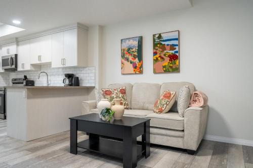 Southeast Calgary House | NEW! 2BR Stylish & Private Suite SE! Near Amazing Shopping & Parks! FREE Banff Pass, Netflix, Parking!