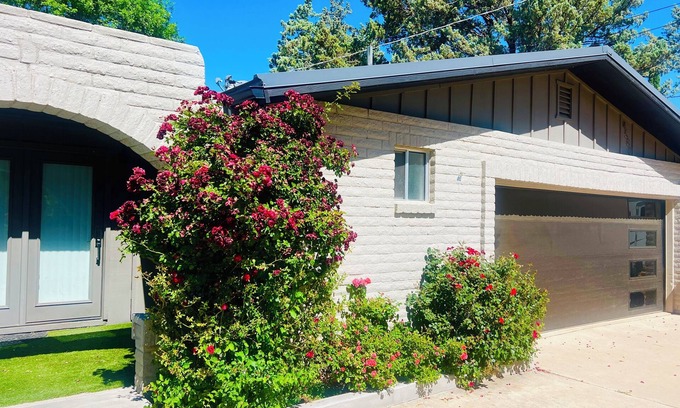 Lake Montezuma House | ! NEW ! Arizona Wine House. Centrally located in the Heart of the Verde Valley.