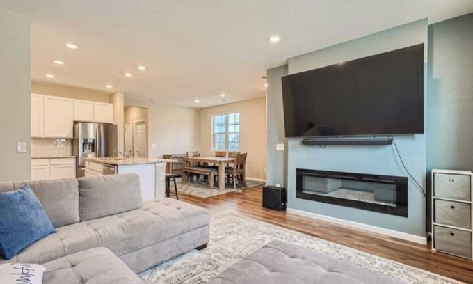 Erie House | New Build 3 BDR Erie Townhome