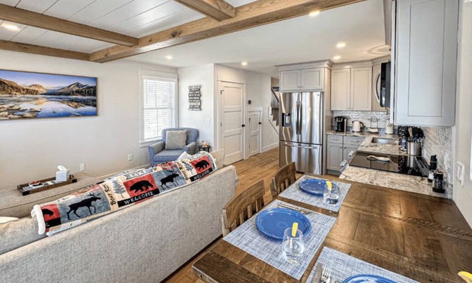 Laconia House | New build~Sunset View~Patio~Dock~Bring Your Boat!