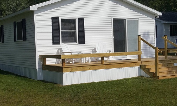 Maple City Cottage | "New Cottage" at Dunn's Farm on the Shores of Beautiful Glen Lake