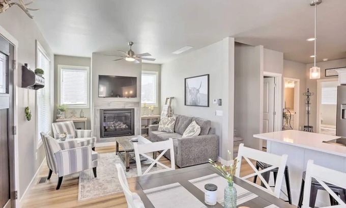 Spearfish House | NEW! Cozy & Modern Spearfish Home Near Downtown!