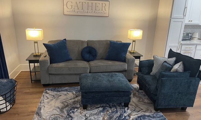 Apex House | NEW home above garage! Walk to restaurants, shopping and entertainment!