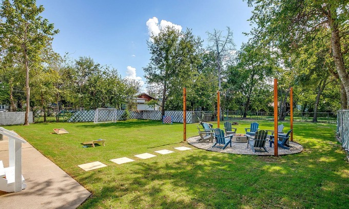 Stephenville House | *NEW* Howdy House | Walk to TSU, Gameroom & Yard