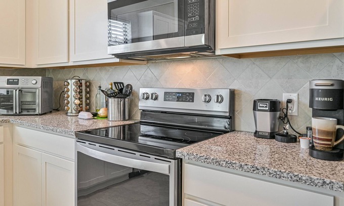 North Fort Myers House | New Listing! Enclaves @ Eagle Landing ~ Florida Living Single Family Home