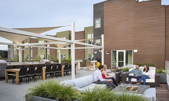 Walnut Creek Apartment | New Listing! Studio! Steps to Downtown Walnut Creek | Rooftop Pool