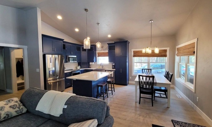 Baileys Harbor Cottage | New luxury cottage in the woods!