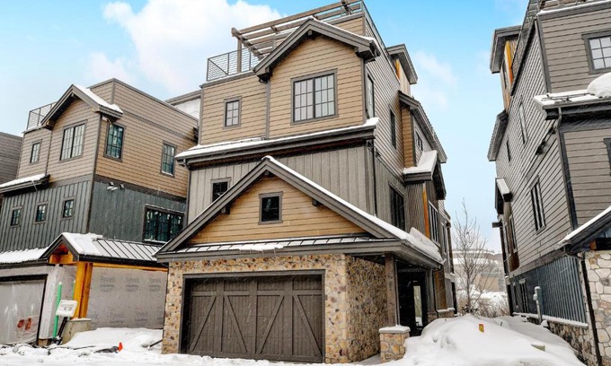 Winter Park House | New Luxury Villa 91 With Rooftop Hot Tub & Lounge, Great Views - 500 Dollars Of FREE Activities & Equipment Rentals Daily