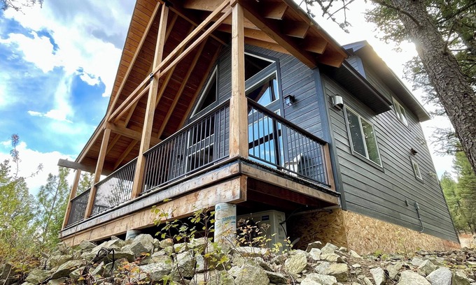 Drummond Cabin | New Mountain Cabin perfect for outdoor enthusiasts- hiking, fishing, relaxing!