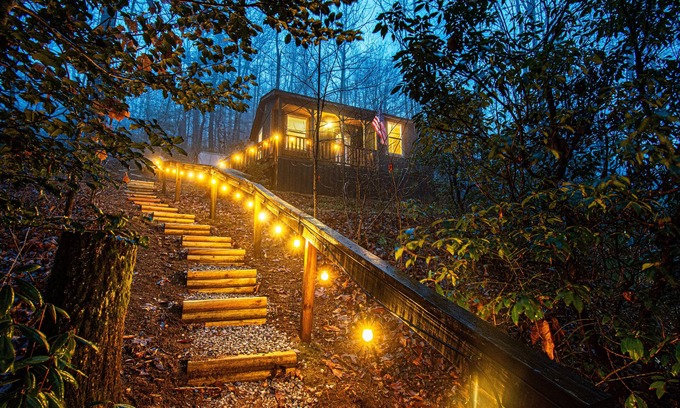 Black Mountain Cottage | New Mountain Getaway Cottage by Lake Lure With Hot Tub