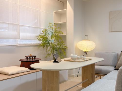 Sindangil-tong Apartment | New Open, 5-min Walk from DDP, Modern Korean Vibe