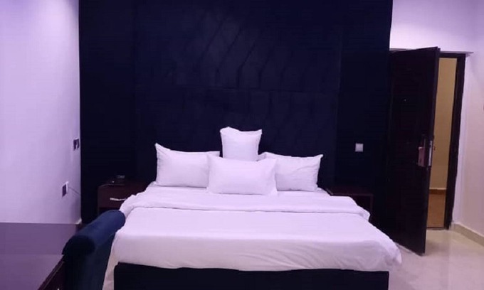 Uyo Hotel | NEW POINT HOTEL AND SUITES