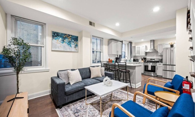 Society Hill Apartment | New Spacious 3 Bedroom Apt in the Heart of Philly