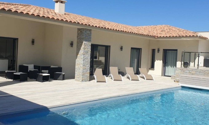 Santa Giulia Villa | New villa 08 people of high standing large private heated pool
