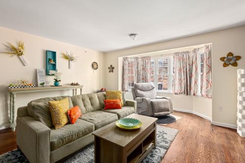 Newark House | Newark Gem 6BR, 5BA - Sleeps 24 - Walk to Prudential Center and Newark Penn Station, Near EWR and American Dream Mall, includes Parking - WiFi - Laundry - Backyard - Gym