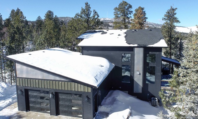 Lead Cabin | Newly Built, 2400+ Sq. Ft., Walk to Clubhouse Pool, Parking for Trailers