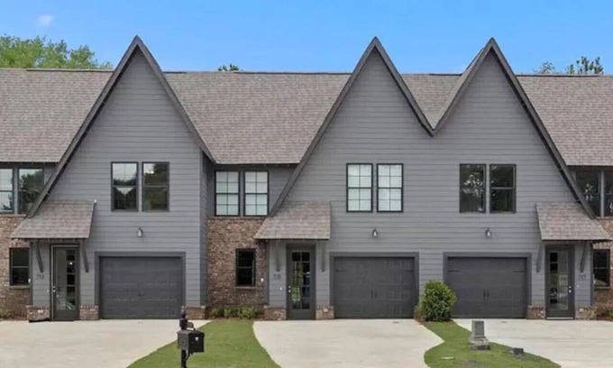 Auburn - Opelika Apartment | Newly built 4 bedroom townhome near AU University