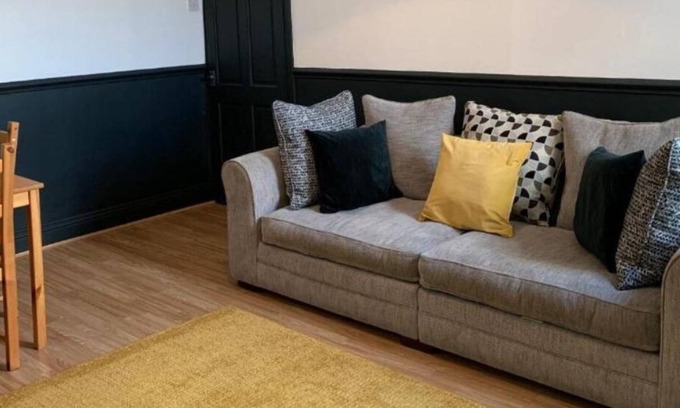 Gateshead Condo | Newly refurbished fabulous central Gateshead 3 bed