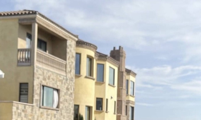 Peninsula Apartment | Newly remodeled beach cottage steps to the sand with Ocean view. New everything!