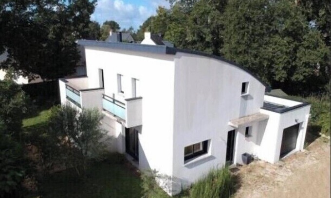 La Trinite-Surzur House | Newly renovated villa, new equipment, enclosed and secure garden, jacuzzi