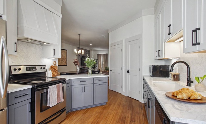 Kayton - Frazier Area Condo | Newly Renovated Home | Free Parking