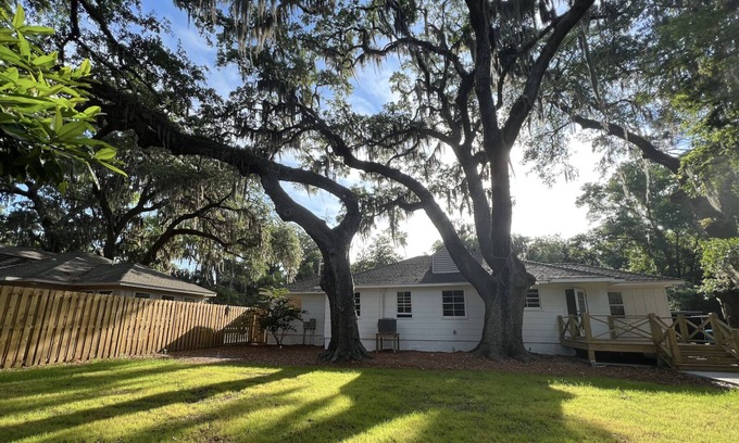 Brunswick House | Newly renovated house in quiet neighborhood - 3 bed, 2 bath house