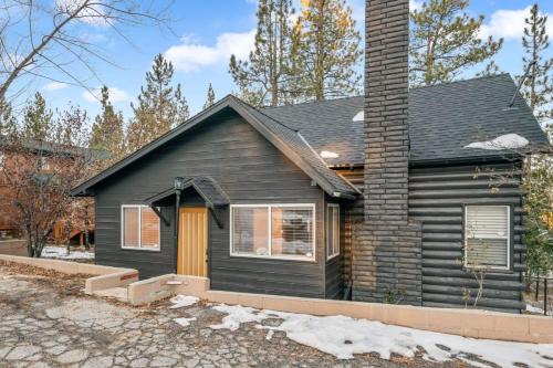 Big Bear Lake House | Newly Renovated Villa 6 Beds Fenced-in Backyard