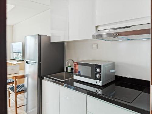 Jakarta Apartment | Newly South Gate Studio Apt with Pool, Gym Netflix by 2ndHome