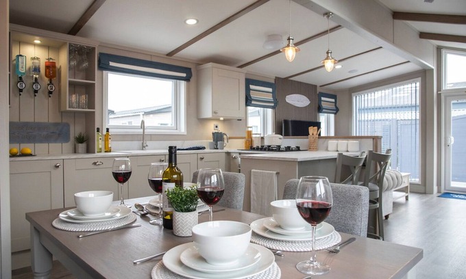 Truro Hotel | Newperran Holiday Resort