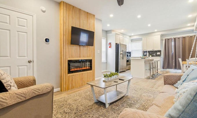 Atlantic City House | Next to Convention Center, Dave and Busters and Shops with parking
