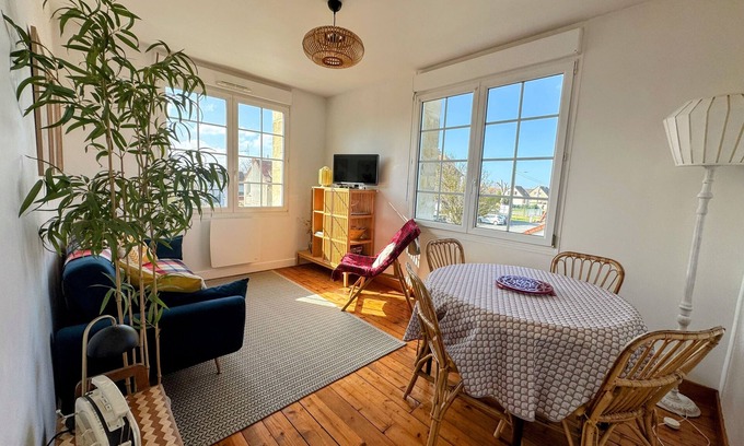 Lion-sur-Mer Apartment | Nice and sunny 2 bedroom apartment at 100m from the sea