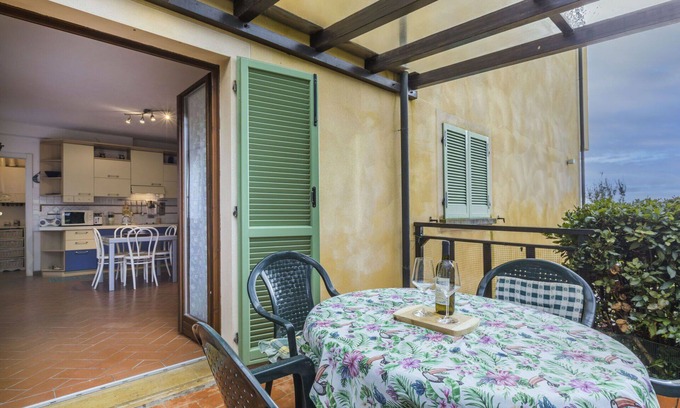 Monteverdi Marittimo Apartment | Nice apartment for 2 guests with pool, A/C, WIFI, TV, patio and pets allowed