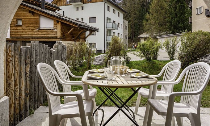 Sils-Maria Apartment | Nice apartment for 4 people with WIFI, TV, patio, pets allowed and parking