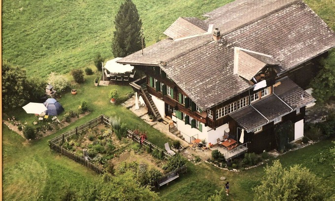 Lenk Apartment | Nice apartment for 4 people with WIFI, TV, balcony and pets allowed