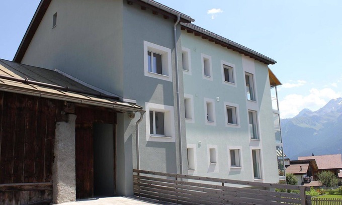 Grisons Apartment | Nice apartment for 8 guests with WIFI, TV and balcony