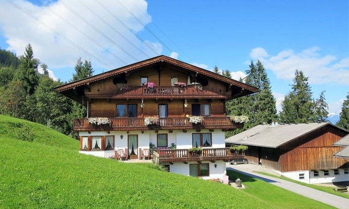 Emberg Apartment | Nice apartment for 11 people with WIFI, TV and balcony
