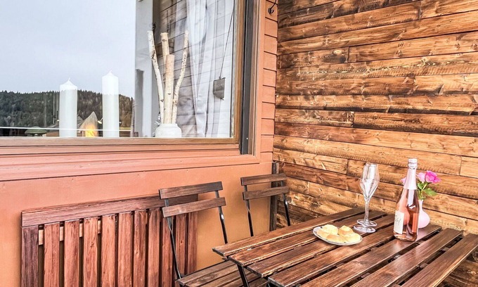 Sankt Urban Apartment | Nice apartment for 3 people with WIFI, pool, TV and balcony