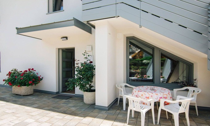 Caldonazzo Apartment | Nice apartment for 4 guests with WIFI, TV, patio and pets allowed
